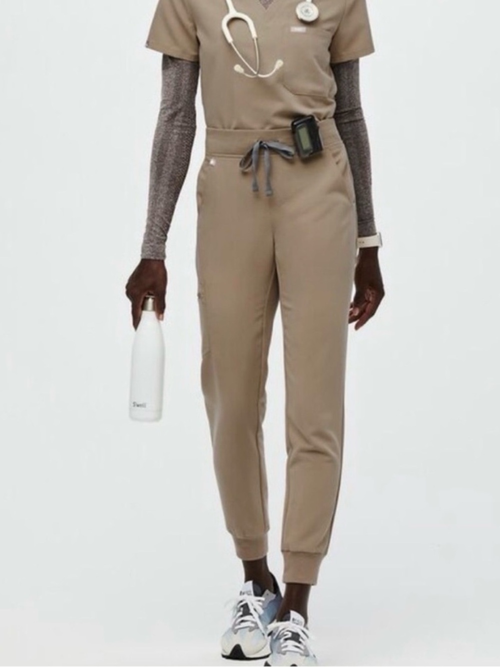 Figs Latte Drawstring Jogger Scrub Pants Size Medium Petite
